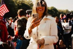 英国皇室爆料吃瓜微博,吃瓜微博背后的宫廷秘闻